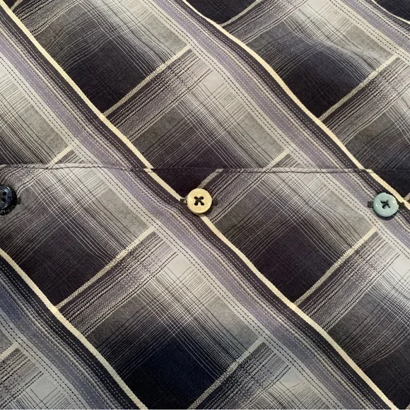 Ben Sherman Large Mens Button Down shirt with multicolored buttons - Picture 6 of 10